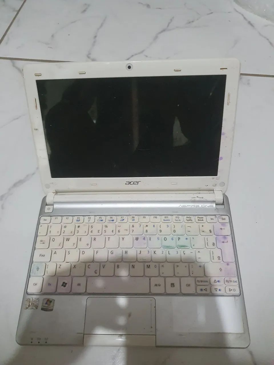 Netbook aspire one d270-1437 com defeito para uso de peças o