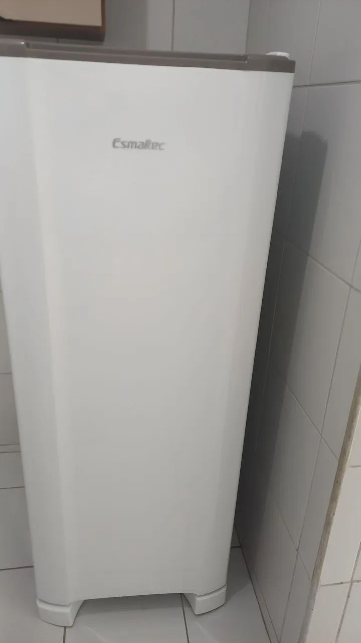 GELADEIRA ESMALTEC