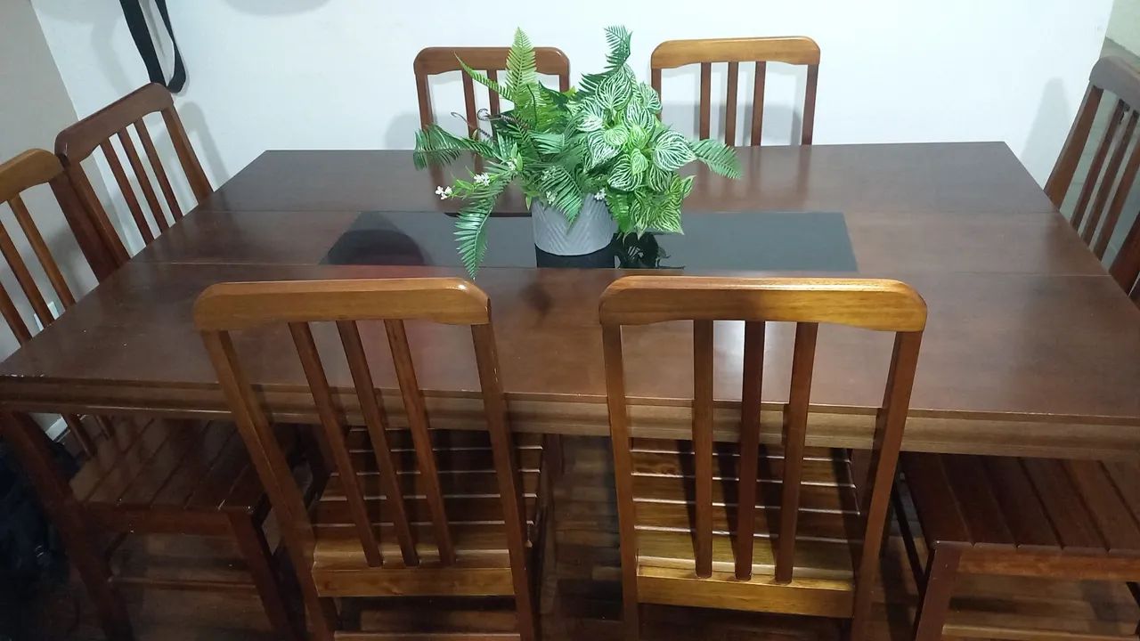 Vendo mesa com 8 cadeiras  - Foto 5