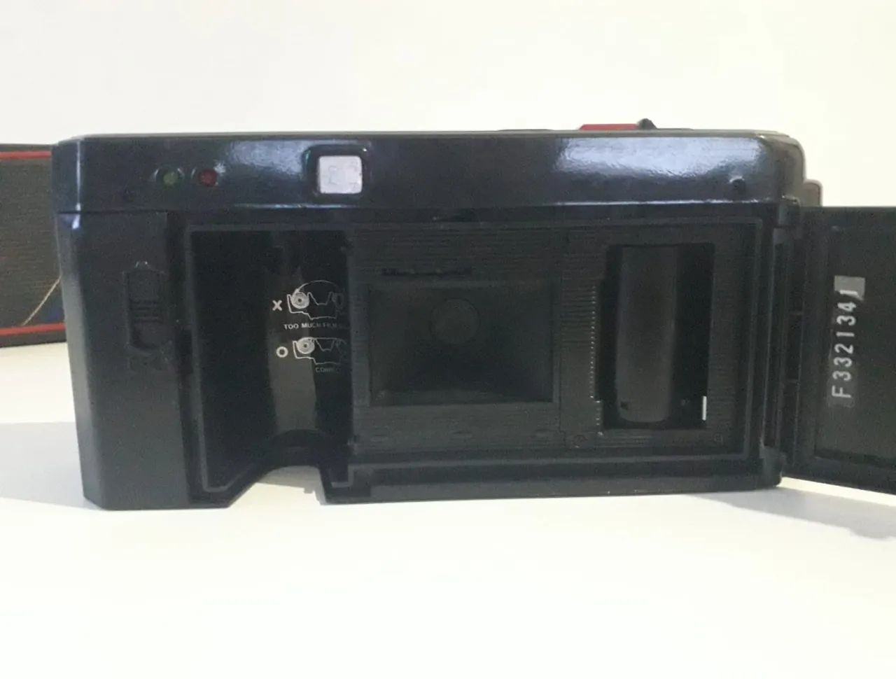 Câmera Vintage Yashica 35mm - Relíquia para Colecionadores e Amantes de Filme - Foto 3