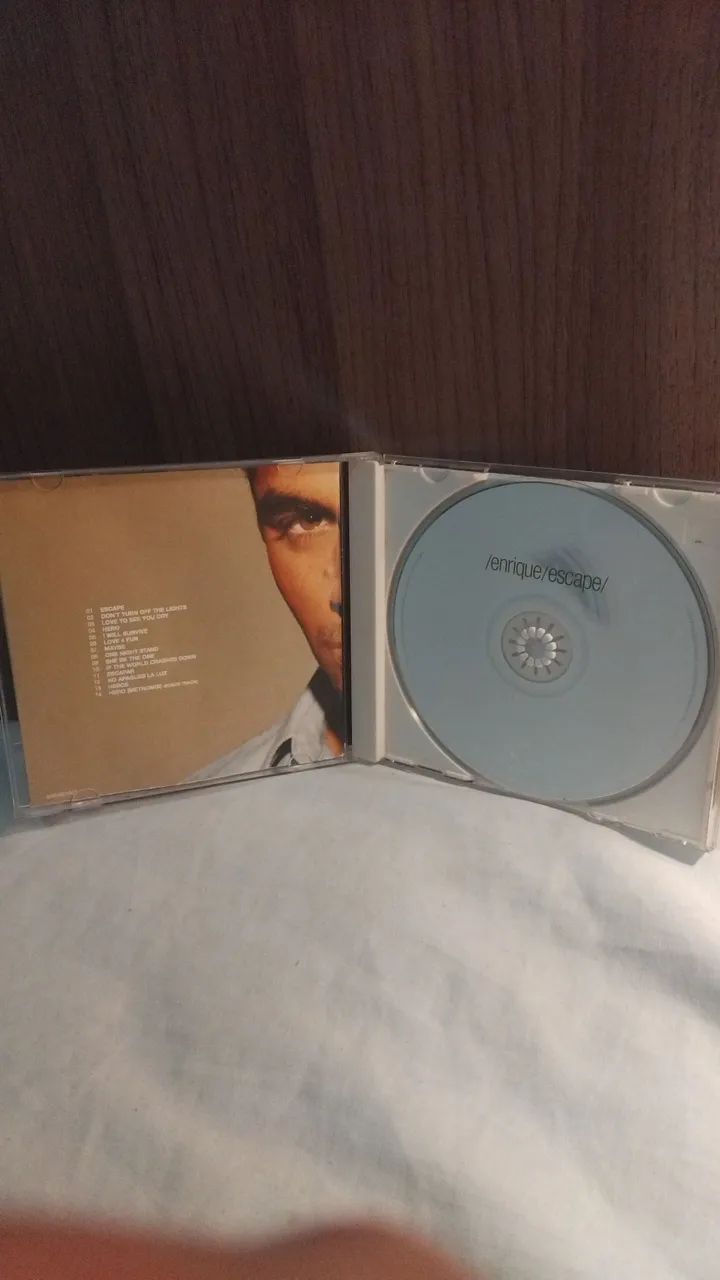 CD Enrique Iglesias Escape - Foto 2