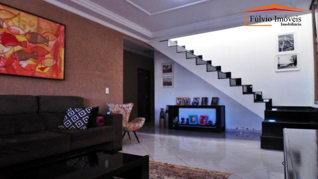 Excelente sobrado, aos pés do Park Way, 5 quartos, 2 suítes - Foto 2