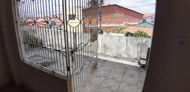 Casa Plana no Joquei Clube - Ótima Localização - 2 Casa Independentes - Foto 8
