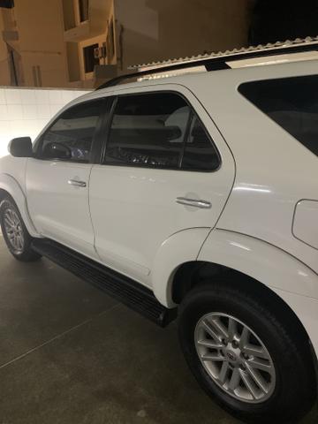 Toyota Hilux SW4 SRV - 5Lugares - Foto 6