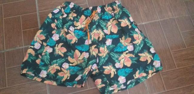 Shorts floral novo
