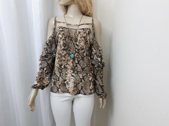 Blusa detalhes em tule