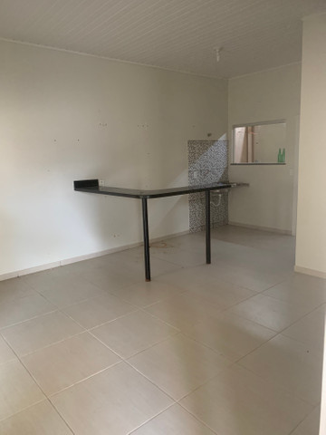 Alugo apartamento no centenário *