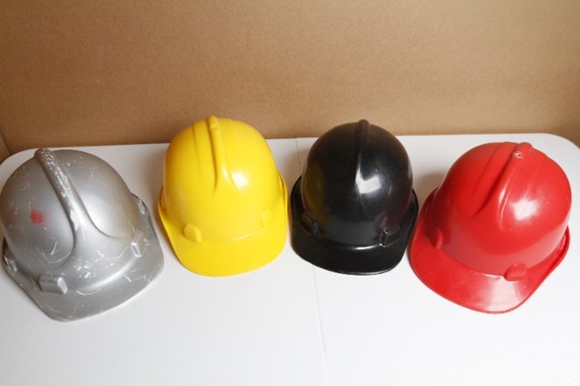kit 4 capacetes construção civil coloridos - Foto 2
