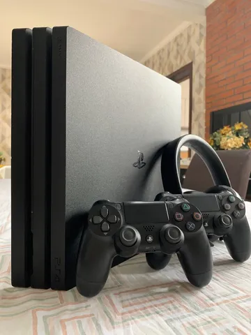 Vendo - Playstation 4 Pro 1Tb CUH-7115B com um ou dois controles, com ou  sem jogos e pouco usado