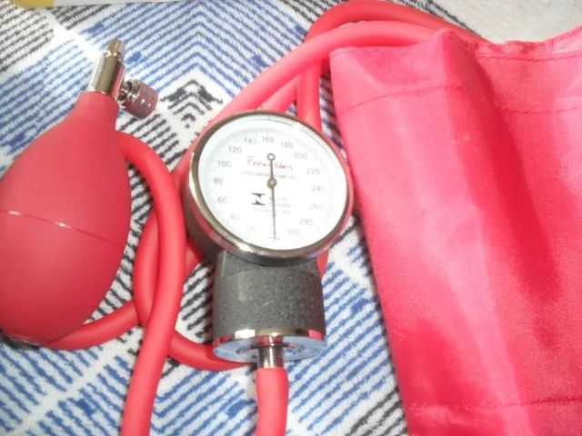 Esfigmomanômetro aneróide zerado - Foto 3