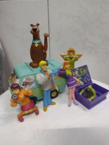 Scooby Doo e seus amigos com a máquina de Mistério  - Foto 4