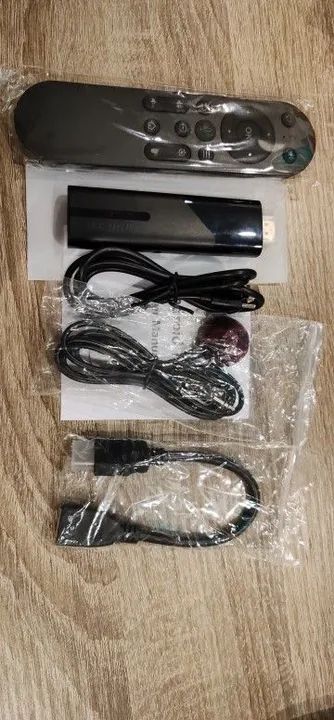 Mini TV Stick, Android 13, Quad Core, BT5.2, Controle Por Voz - Foto 6