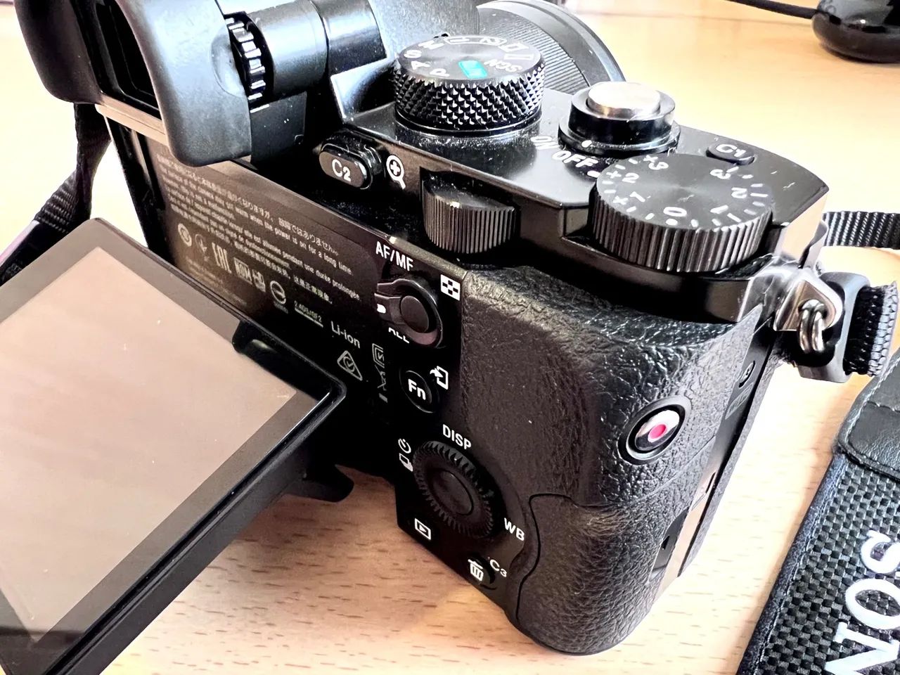 Câmera Sony Alpha 7R + Lente FE 35mm f/2.8 Sonnar T* Carl Zeiss - Foto 4