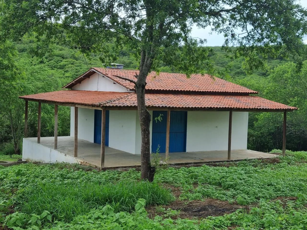 Vendo Sítio em Gravatá-PE escriturada, com 2 casas e poço artesiano