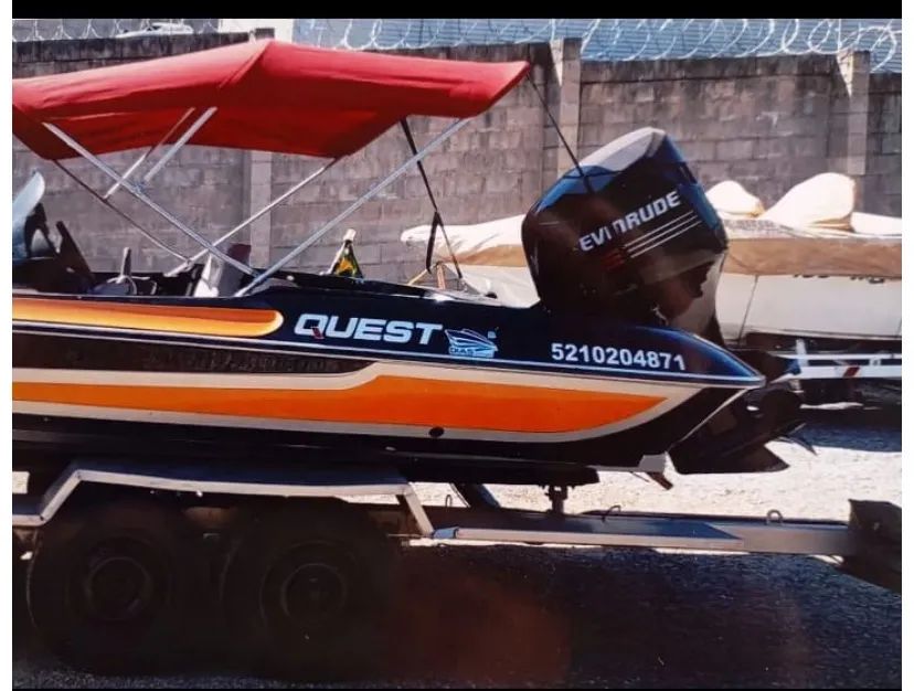 VENDO LANCHA QUEST 19 PÉS MOTOR EVENRUDE 175 Hp
