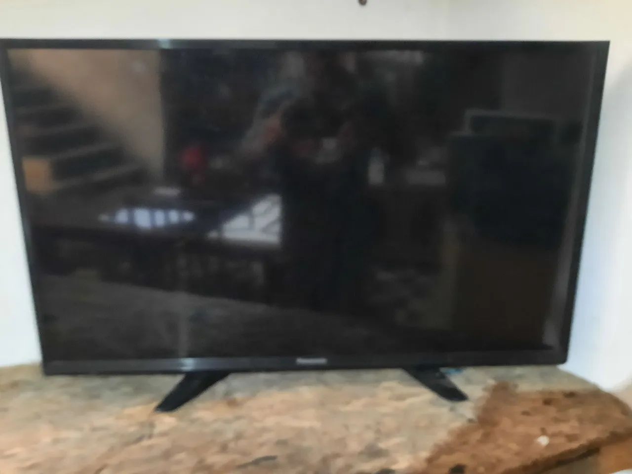 Panasonic 32 pol LED  modelo TC 32D400 display quebrado  - Foto 3