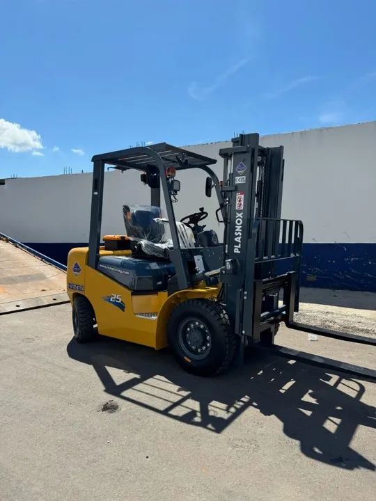 EMPILHADEIRA DIESEL 2.5T TORRE DUPLEX NOVA - Foto 2