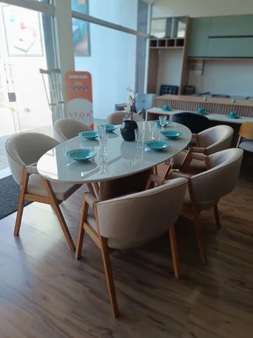 MESA OVAL 2.00X1.00 ALTO PADRÃO COM 6 POLTRONAS EM LINHO MADEIRA MACIÇA