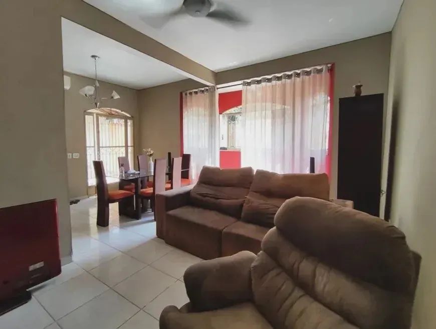 CASA A VENDA EM VICENTE PIRES!