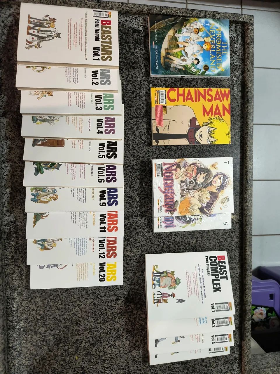 Mangás - Beastars, Chainsaw Man, The Promised Neverland, Noragami e Beast Complex