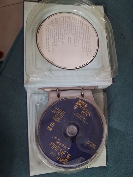 A Bíblia Sagrada - Novo Testamento - Cid Moreira - Em CD - Foto 3