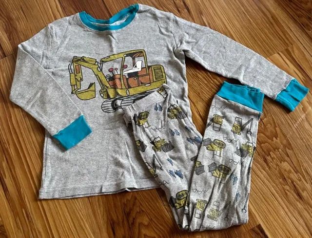 Conjunto pijama Shelby tamanho 6 anos importado (desapego)