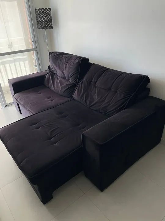 Sofá retrátil e reclinável preto