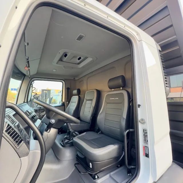 Vw 14-190 Ano 2022 Constellation 4x2 Carroceria p/ Tambor - Foto 4