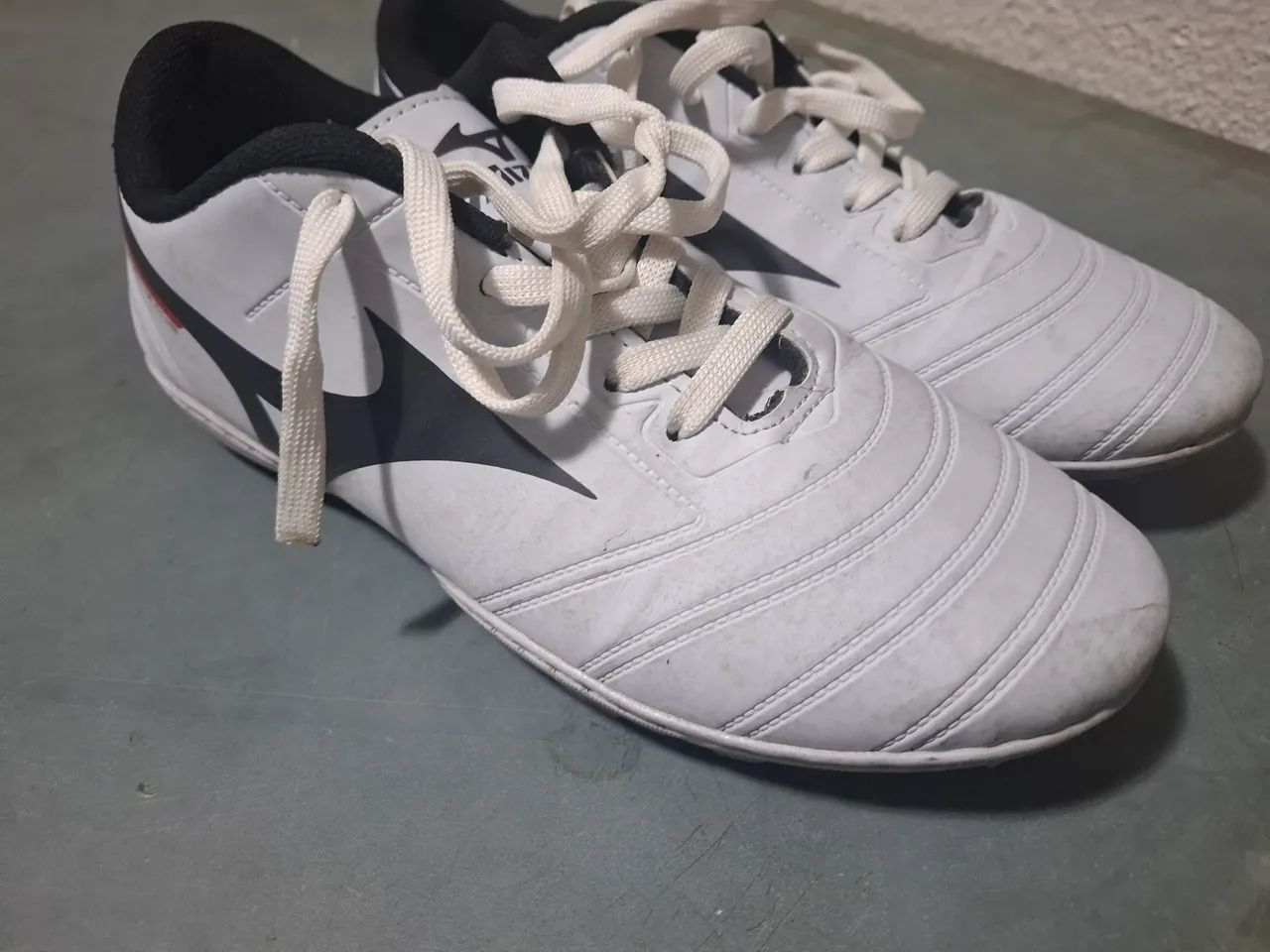 Chuteira Society Masculina Mizuno Morelia Club Tamanho 39 - Foto 2