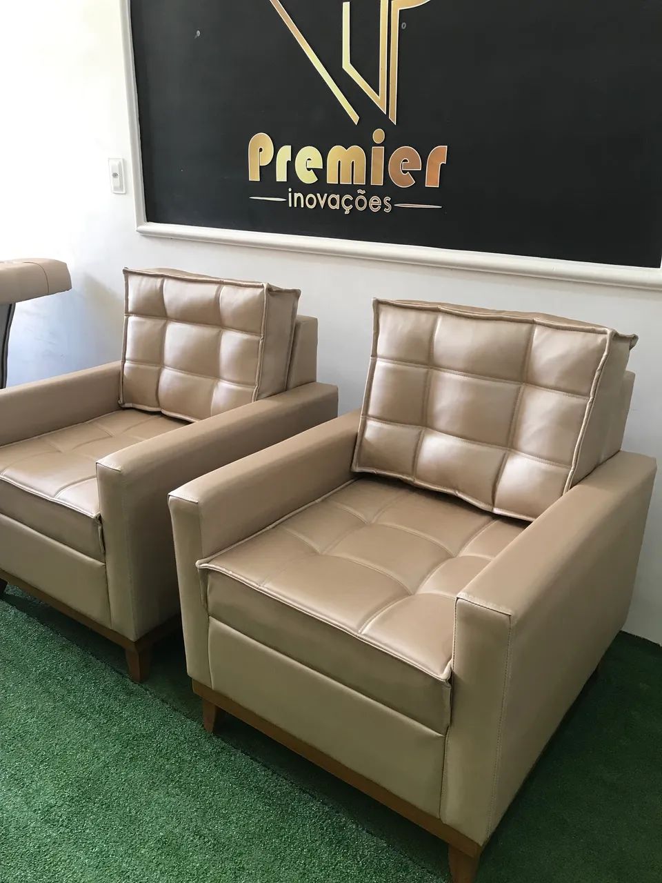 Poltronas em costuras Duplas, Tecido Facto Tipo courino  - Foto 2