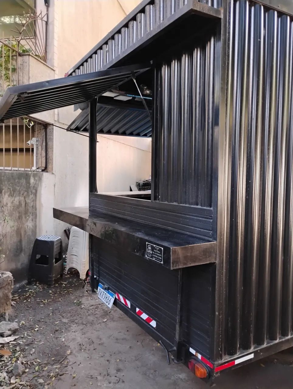 Trailer modelo container com refrigerador de fábrica (aceito proposta).  - Foto 5