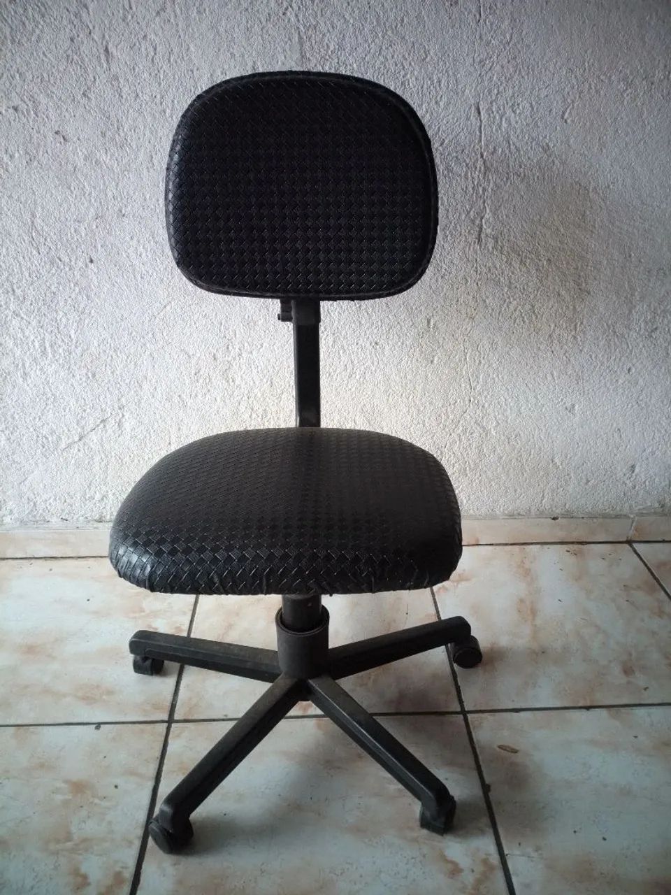Cadeira de escritório, está em ótimo estado de conservação 
