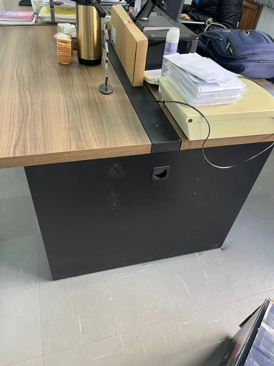 Estação de Trabalho 2 Lugares 130x 120 Cor preto com freijó