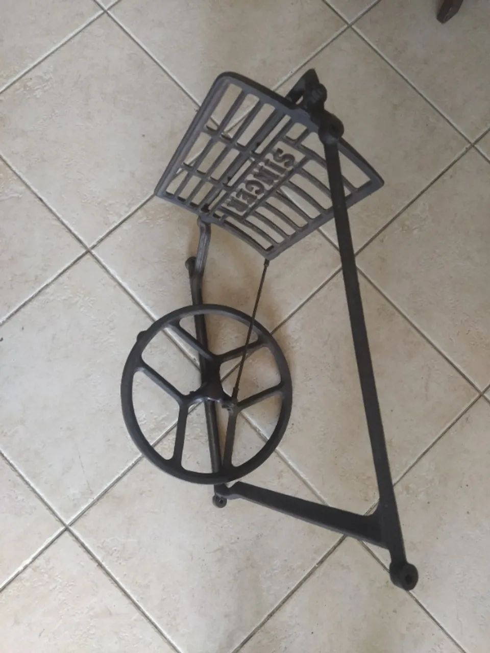 Máquina de costura Singer 15C Antiga - Foto 2