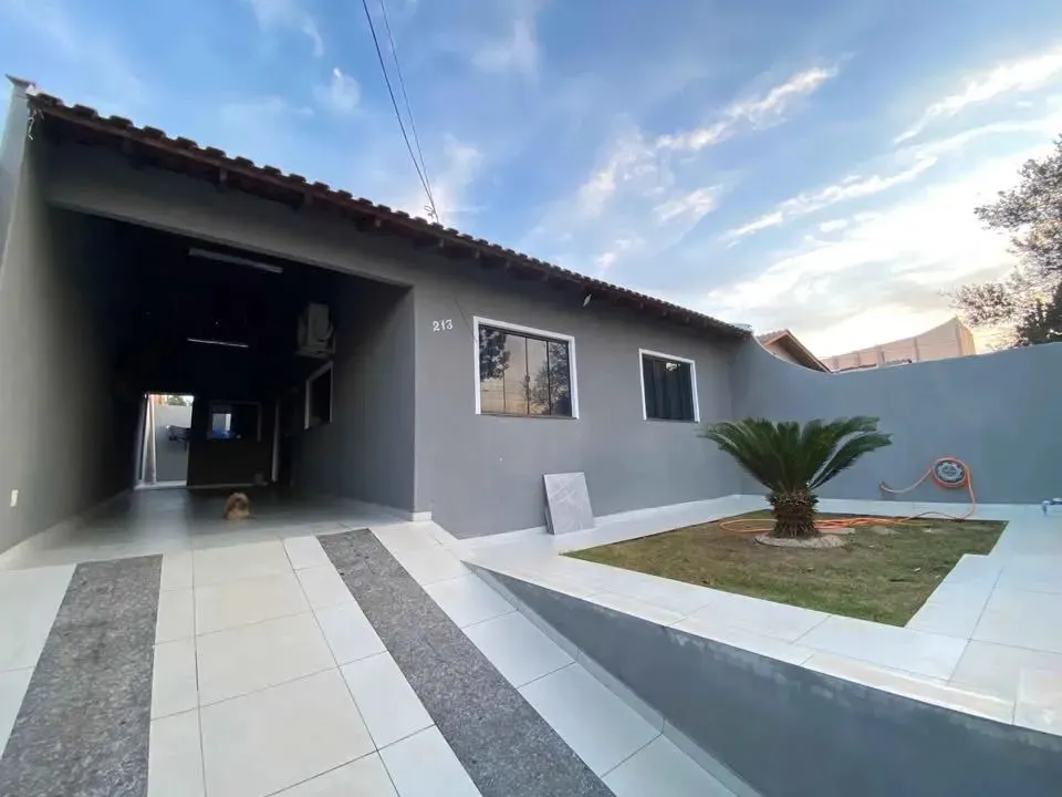 Imóvel para venda possui 140 metros quadrados com 3 quartos em Atiradores - Joinville - SC