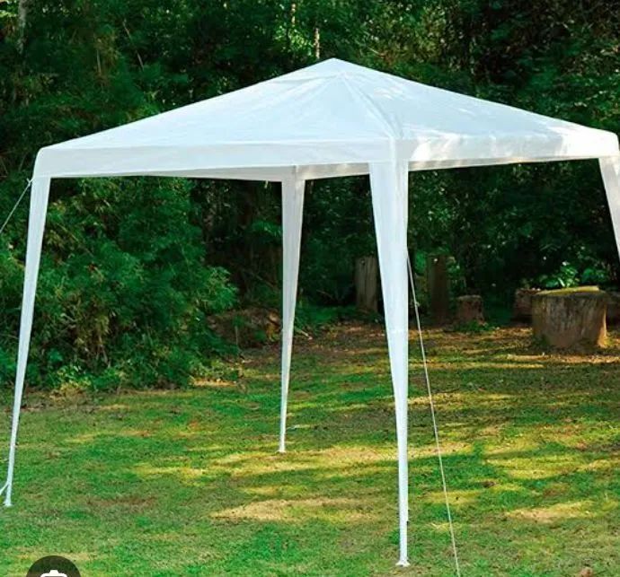 Vendo Tenda usada. Imagem ilustrativa.