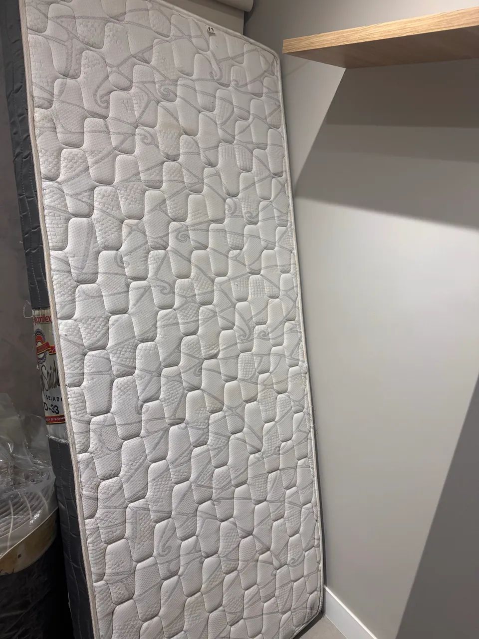 Single mattress64330717587203121