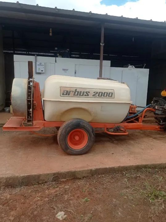 PULVERIZADOR JACTO ARBUS 2000 LITROS - em Anapolis GO