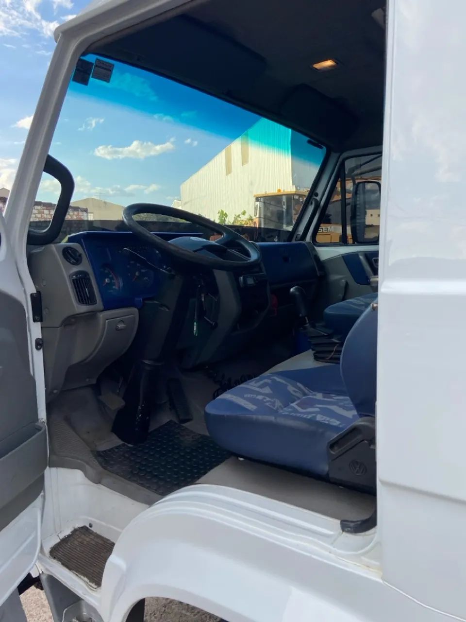 Volkswagen 8-120 Worker , motor MWM X10 - Foto 7