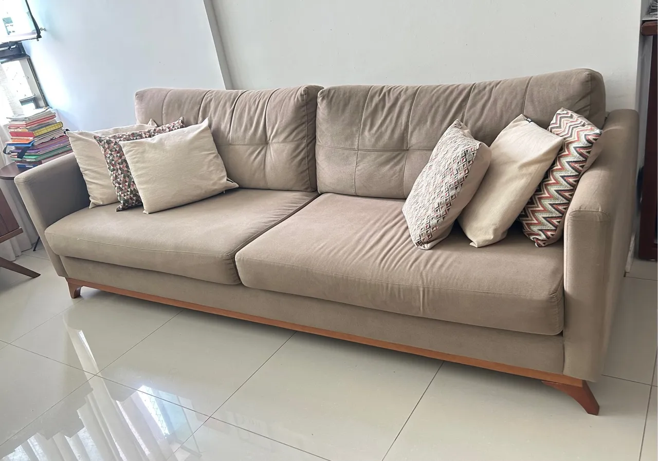 Sofá Capri 3 lugares bege - confortável e elegante