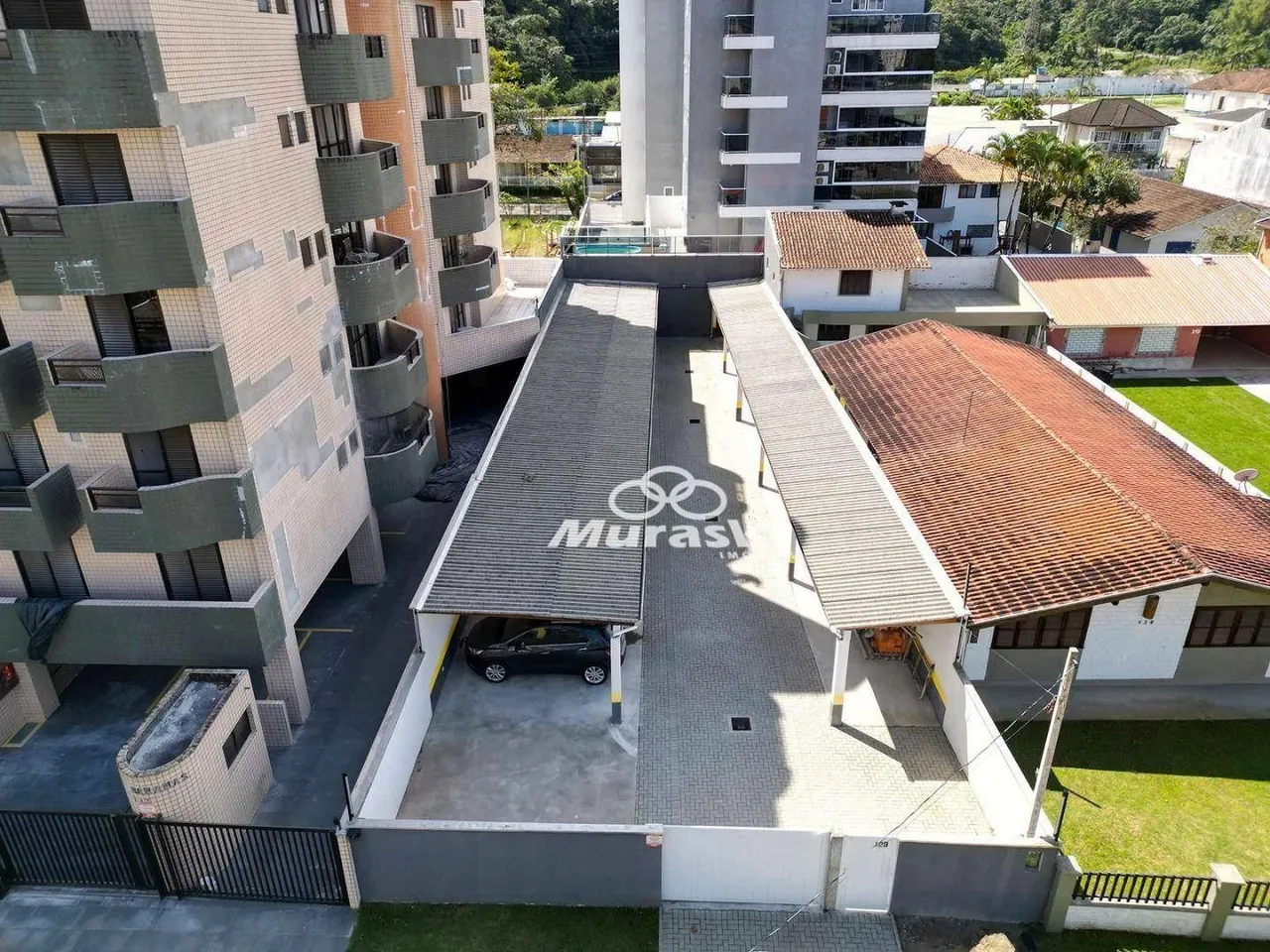 Box/Garagem à venda por R$ 125.000,00 - Centro - Guaratuba/PR