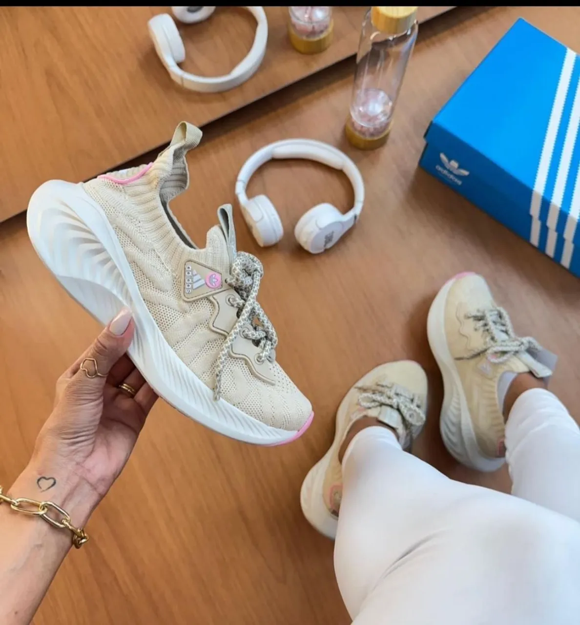Tênis Adidas Feminino - Conforto e Estilo para Treinos