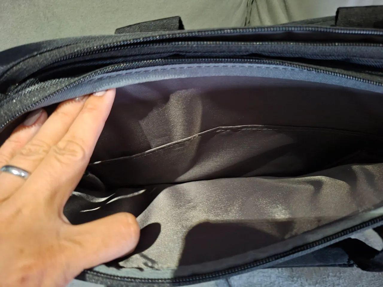 Bolsa para notebook com alças e divisórias marca Dell - Foto 3