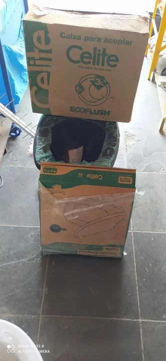 Vaso sanitário com caixa acoplada marca celit fit cor preta novo na caixa incluso assento 