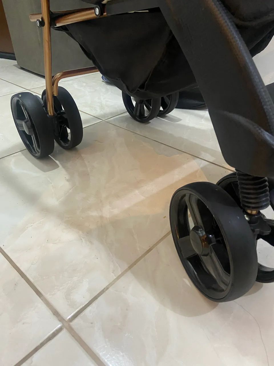 Carrinho de Bebê Bolt - Semi Novo   - Foto 3
