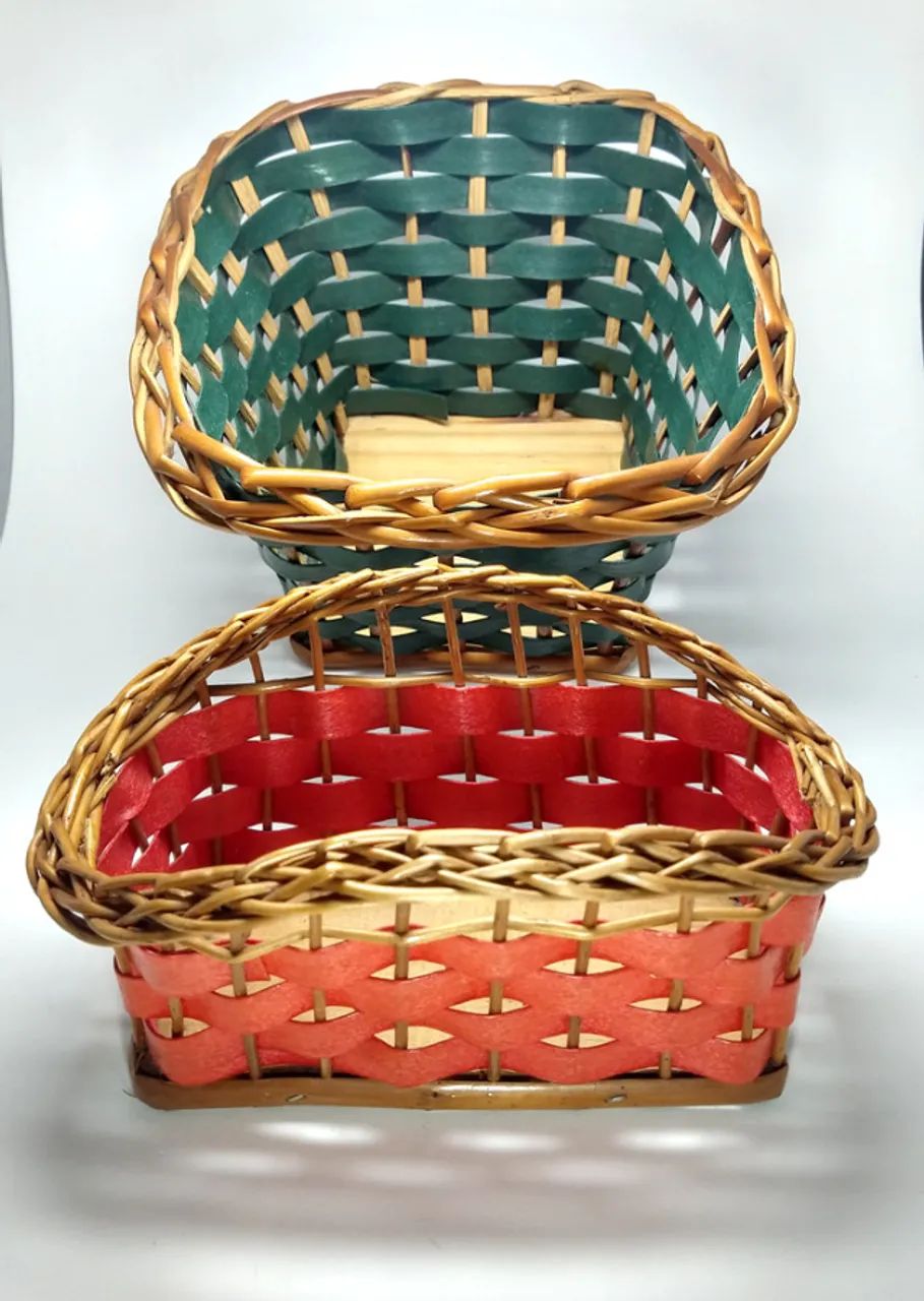 Conjunto de 4 Cestas de Vime Decorativas e Coloridas - Foto 6