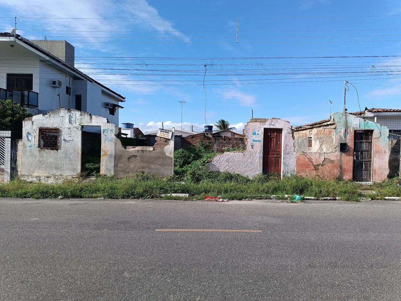 José Barbosa Corretor de Imóveis, Vendo terreno em Santa Rita, Rua do Colégio.