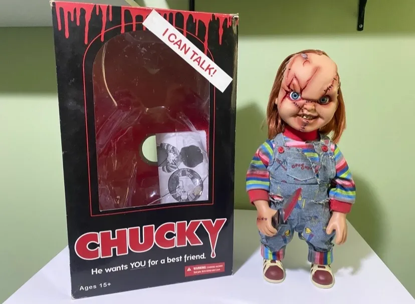 Boneco Chucky Com Alto Falante Da Mezco