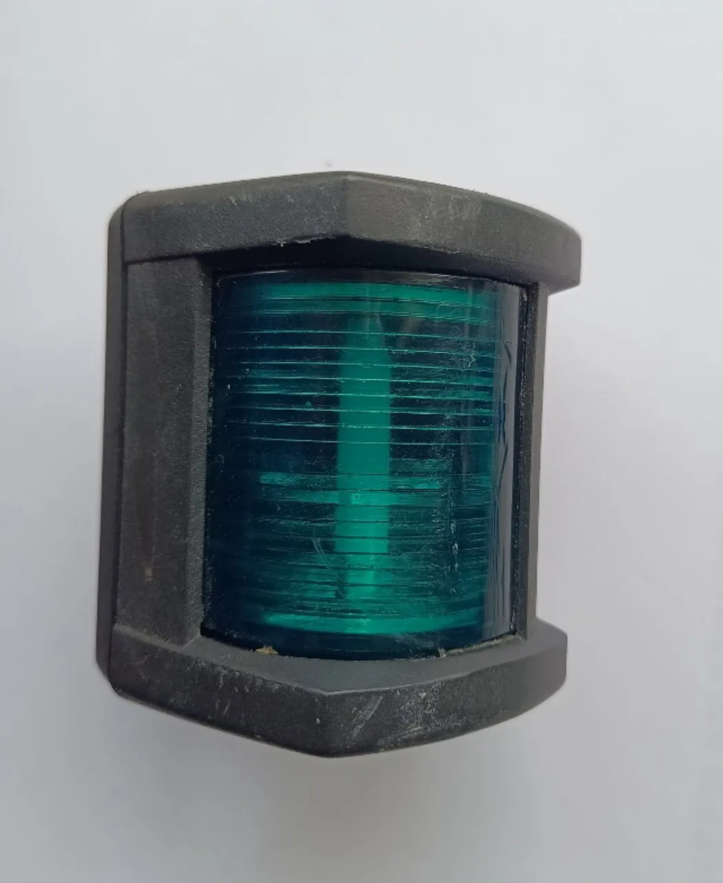 Luz de navegação de boreste marca Hellamarine, fabricada na Áustria, com lâmpada de led