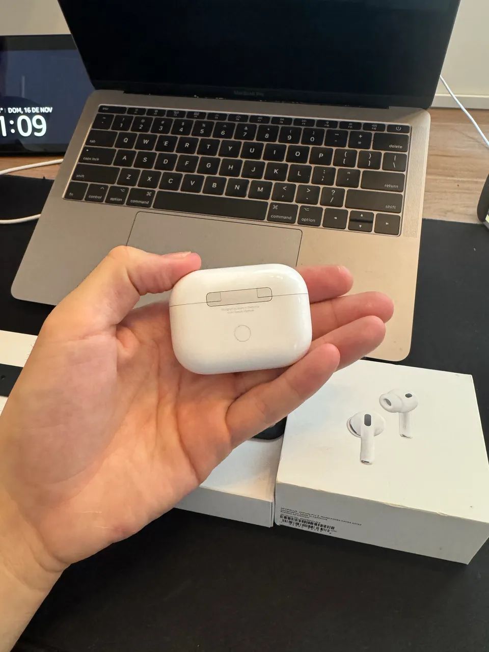 Apple AirPods Pro 2